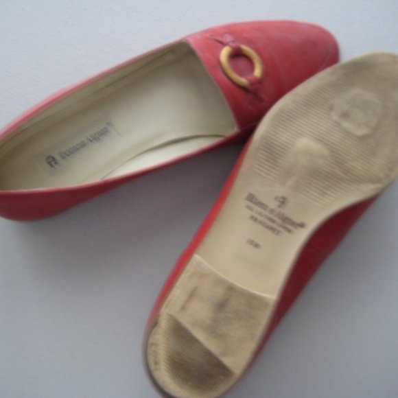 Etienne Aigner Red Loafers with Gold Accent - Picture 4 of 4